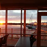 Kjerringoy Bryggehotell 4* Bodø