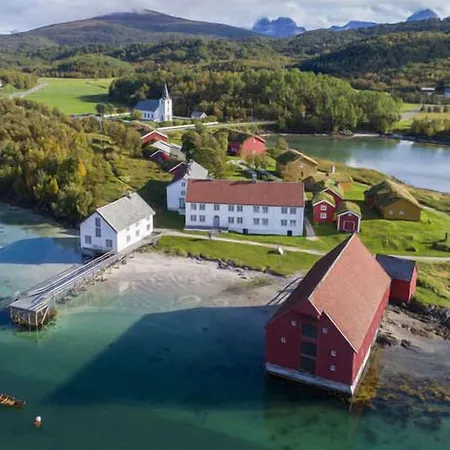 Kjerringøy Bryggehotell 4*