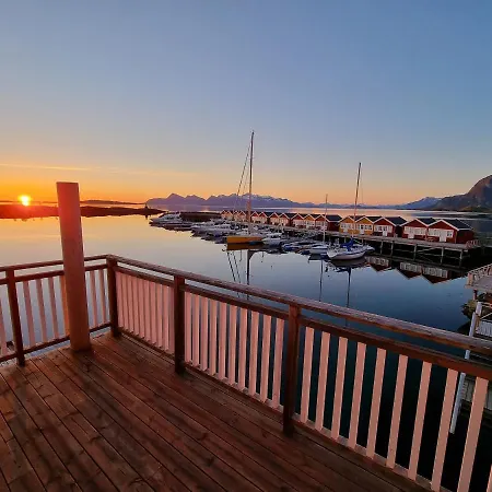 ホテル Kjerringoy Bryggehotell