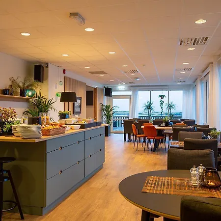 Kjerringoy Bryggehotell 4*