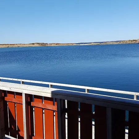 Kjerringoy Bryggehotell ホテル 4*