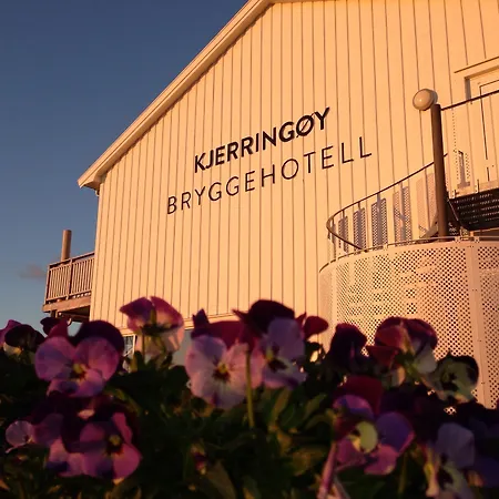 Kjerringoy Bryggehotell ホテル