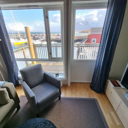 Kjerringoy Bryggehotell ホテル 4*