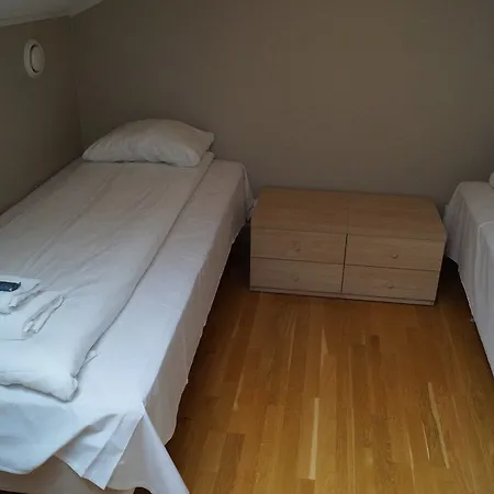 Kjerringoy Bryggehotell 4*